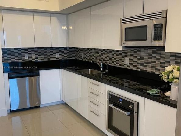 92 SW 3rd St 3309, Miami FL 33130