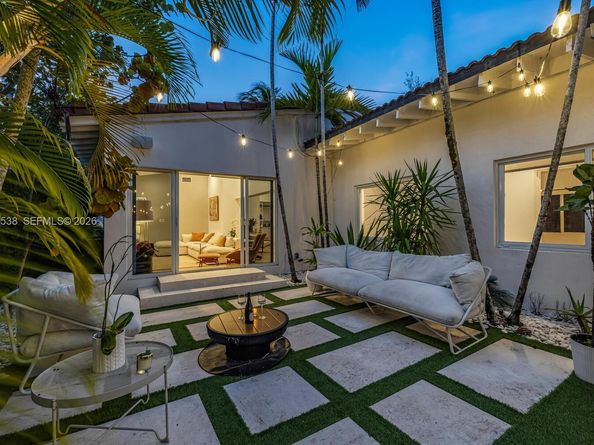 7630 NE 8th Ave, Miami FL 33138