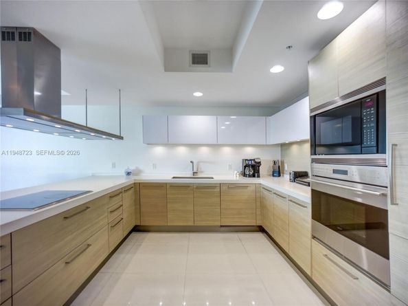 Undisclosed Address #A11948723, North Miami Beach FL 33160