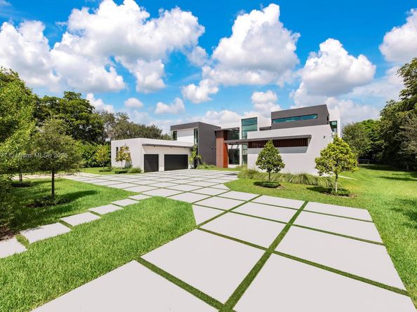 7425 SW 136th St, Pinecrest FL 33156