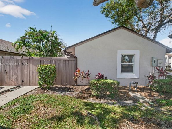 51 NW 115th Ave 110, Plantation FL 33325