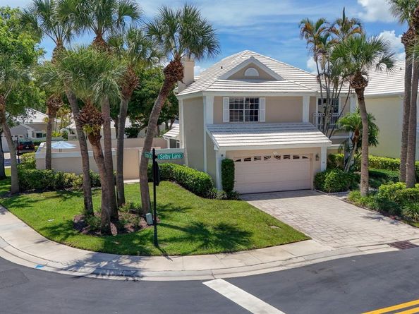 33 Selby Lane, Palm Beach Gardens FL 33418