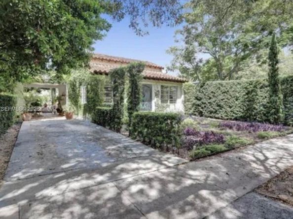 1107 Alhambra Cir, Coral Gables FL 33134