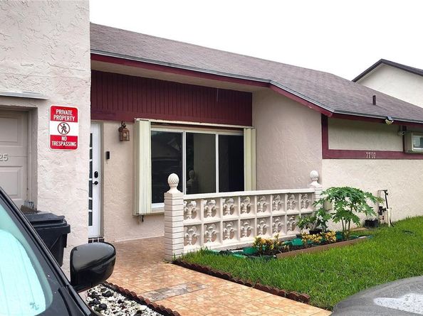 7707 SW 8th St, North Lauderdale FL 33068