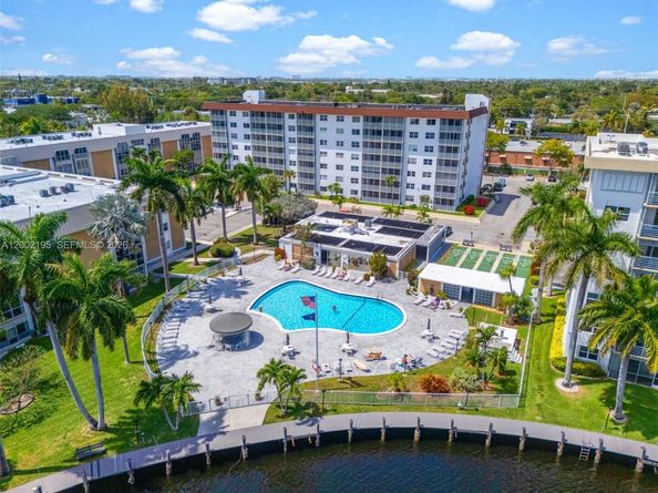 3050 NE 16th Ave 605, Oakland Park FL 33334