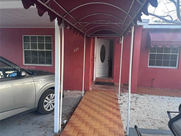 324 NW 47th St, Miami FL 33127