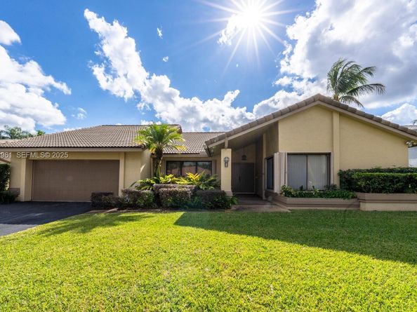 9272 NW 18th St, Plantation FL 33322