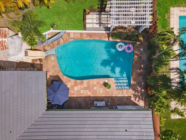 930 NE 182nd Ter, North Miami Beach FL 33162