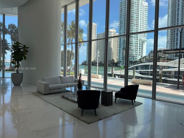 300 Biscayne Blvd Way 1002, Miami FL 33131