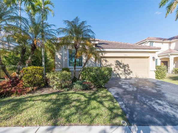 1784 Aspen Ln, Weston FL 33327