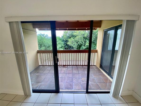 8885 Fontainebleau Blvd 205, Miami FL 33172