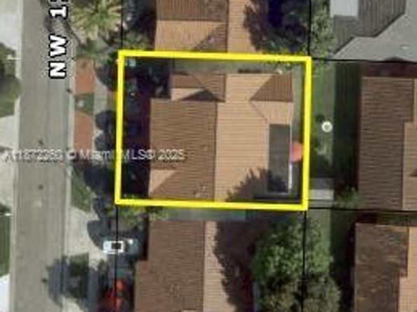 1025 NW 128th Ct, Miami FL 33182