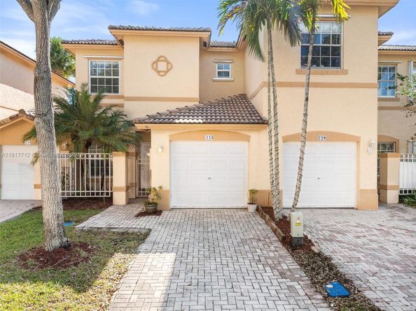 733 NW 170th Ter, Pembroke Pines FL 33028