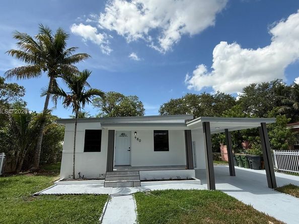 980 NE 146th St, North Miami FL 33161