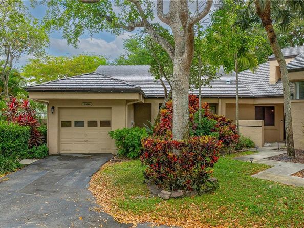 9360 S Chelsea Dr S, Plantation FL 33324