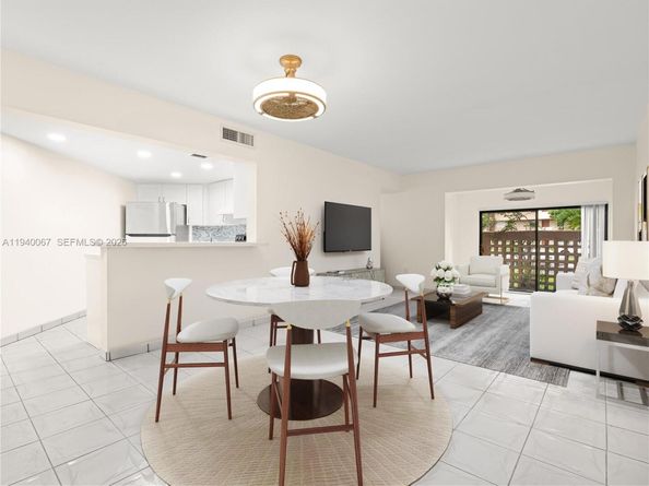 10249 NW 9th St Cir 1078, Miami FL 33172