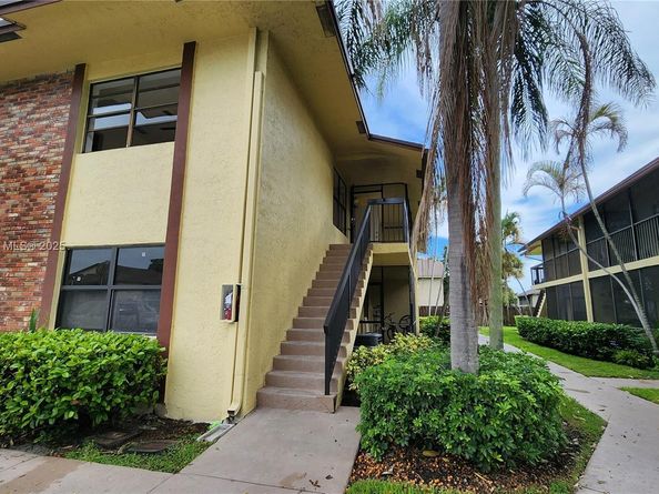 10031 Winding Lake Rd 201, Sunrise FL 33351