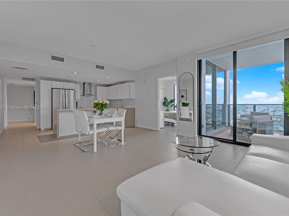 1600 NE 1st Ave 2916, Miami FL 33132