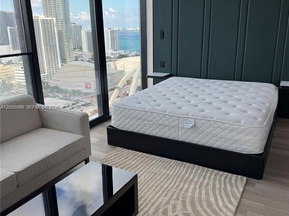 20 NE 11 3303A, Miami FL 33132