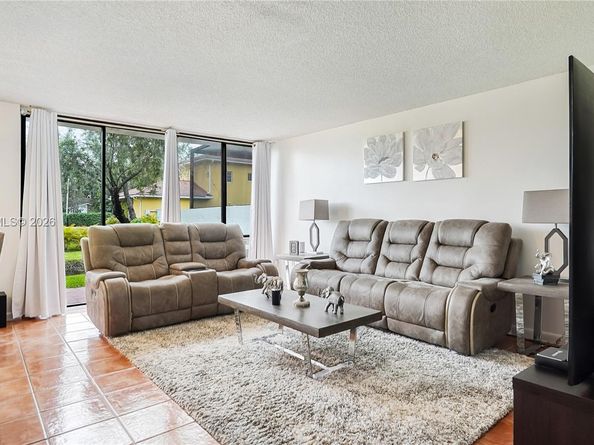 11524 Terra Bella Blvd, Plantation FL 33325