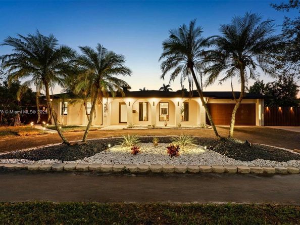 7020 Plantation Rd, Plantation FL 33317