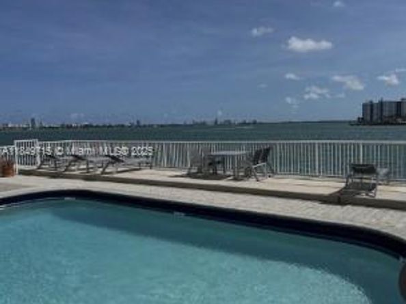 2016 Bay Dr 202, Miami Beach FL 33141