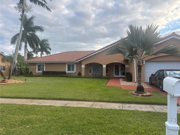20270 NW 4th St, Pembroke Pines FL 33029