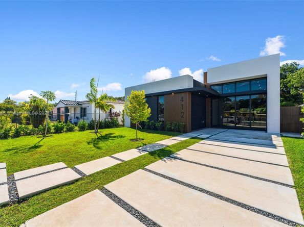 412 NW 47th St, Miami FL 33127