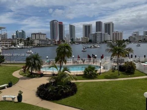 450 Golden Isles Dr 2G, Hallandale Beach FL 33009