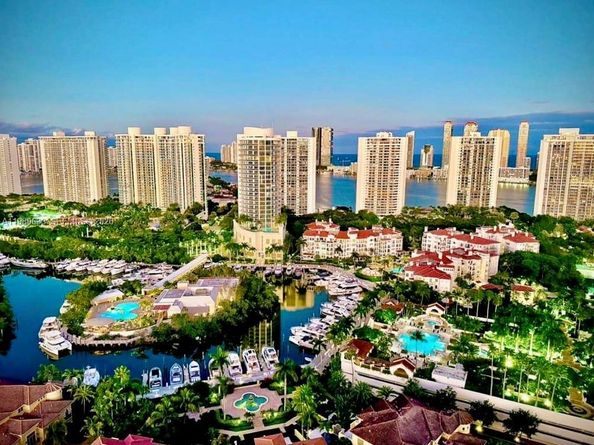 1000 W Island Blvd 2908, Aventura FL 33160