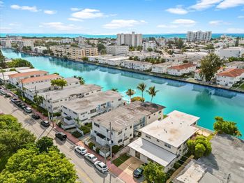 7805 & 7815 Crespi Blvd