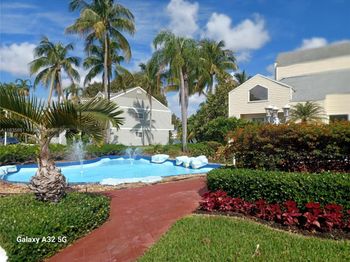 3421 NW 44th St