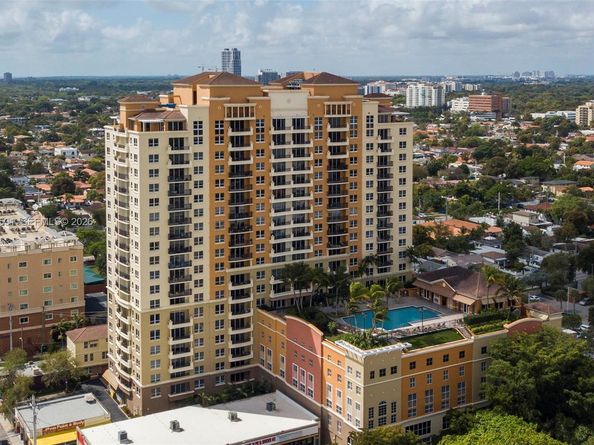 3232 SW 22nd Ter PH 2002, Miami FL 33145