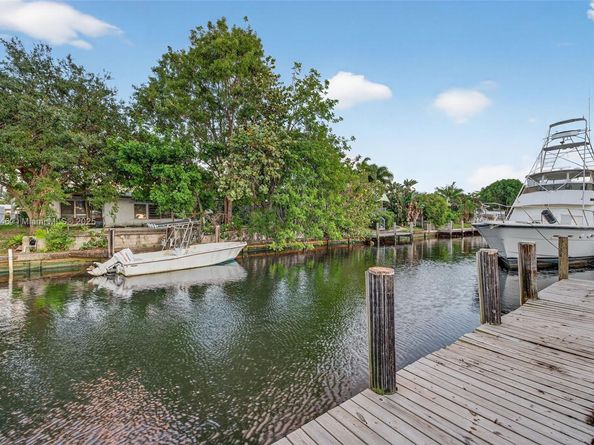 2524 Marathon Ln, Fort Lauderdale FL 33312