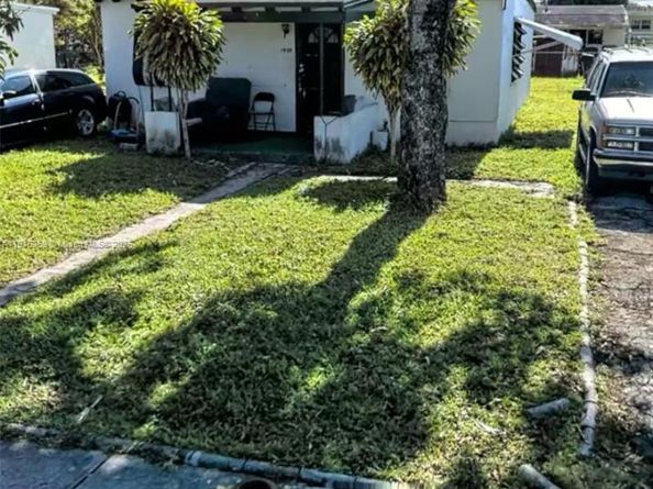 1950 Service Rd, Opa-Locka FL 33054