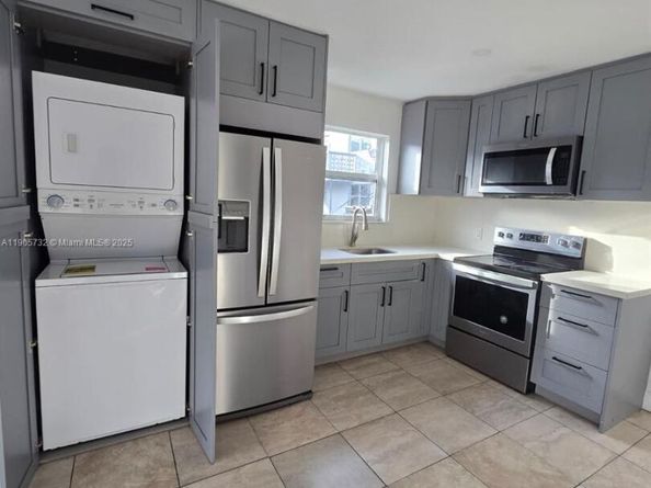 719 21st St, West Palm Beach FL 33407