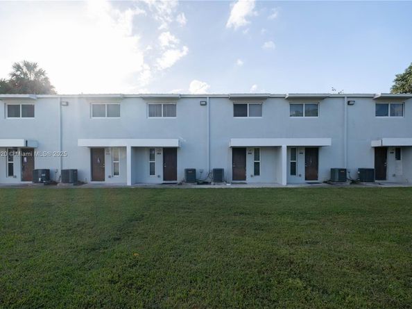 1968 NW 4th Ct 323, Miami FL 33136