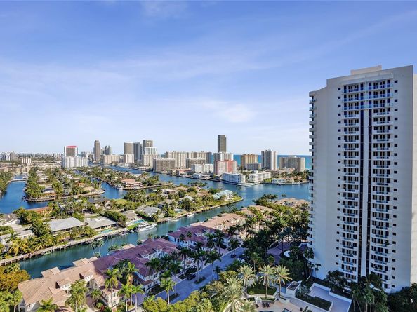 21205 Yacht Club Dr 2310, Aventura FL 33180