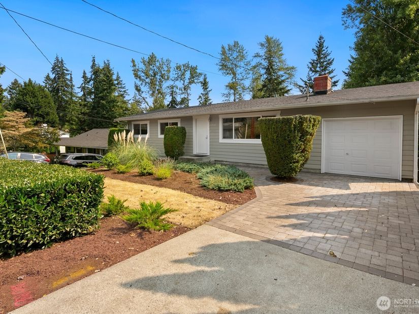 11213 NE 112th St, Kirkland WA 98033