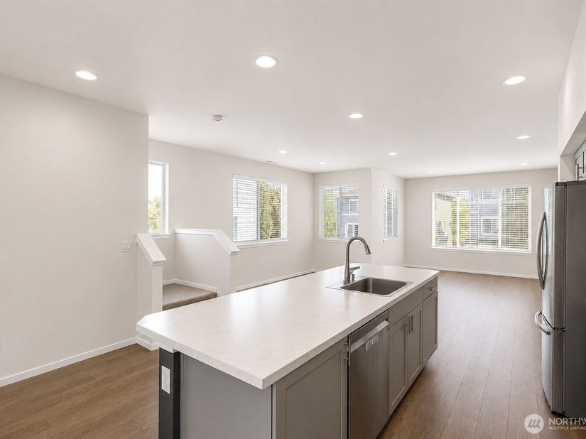 826 NW Highgarden Drive, Bremerton WA 98311