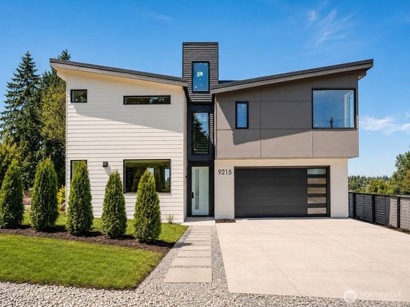 9215 22nd Avenue SW, Seattle WA 98106
