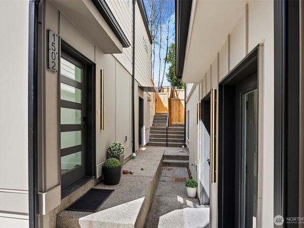 1502 N 100th Street, Seattle WA 98133