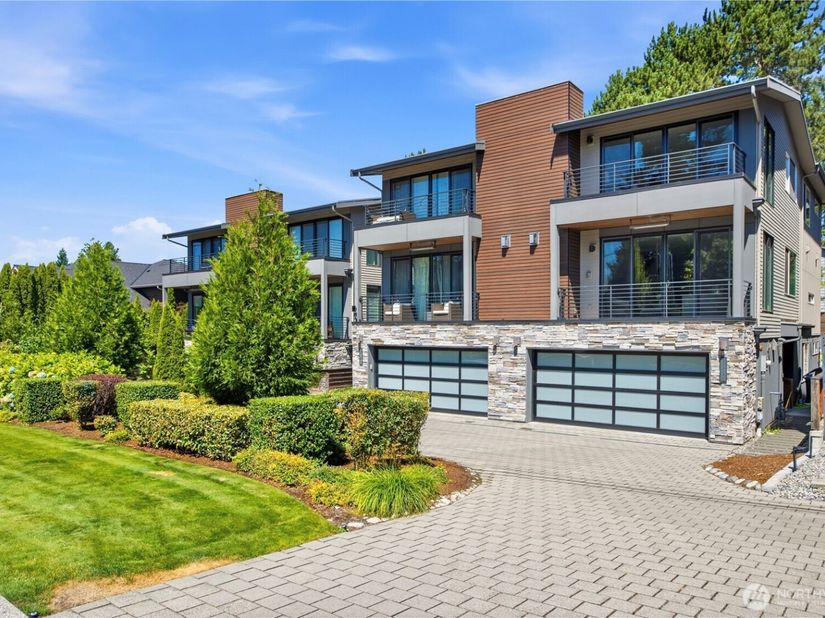 11514 NE 87th Street B, Kirkland WA 98033