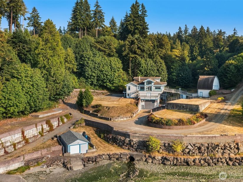 16075 Crescent Drive SW, Vashon WA 98070
