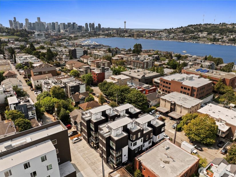 2328 Franklin Avenue E C, Seattle WA 98102
