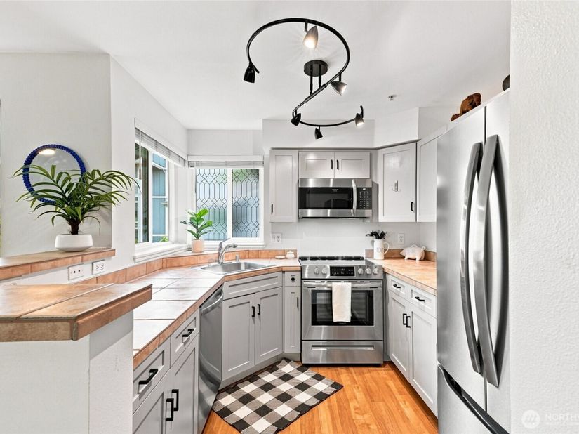 3903 243rd Place SE N301, Bothell WA 98021