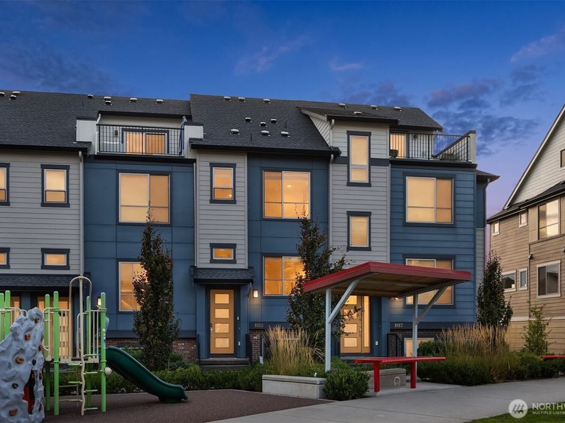 1053 6th Walk NE, Issaquah WA 98029