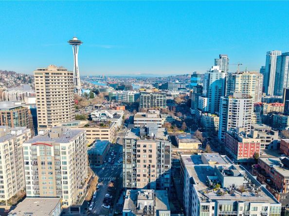 76 Cedar Street 405, Seattle WA 98121