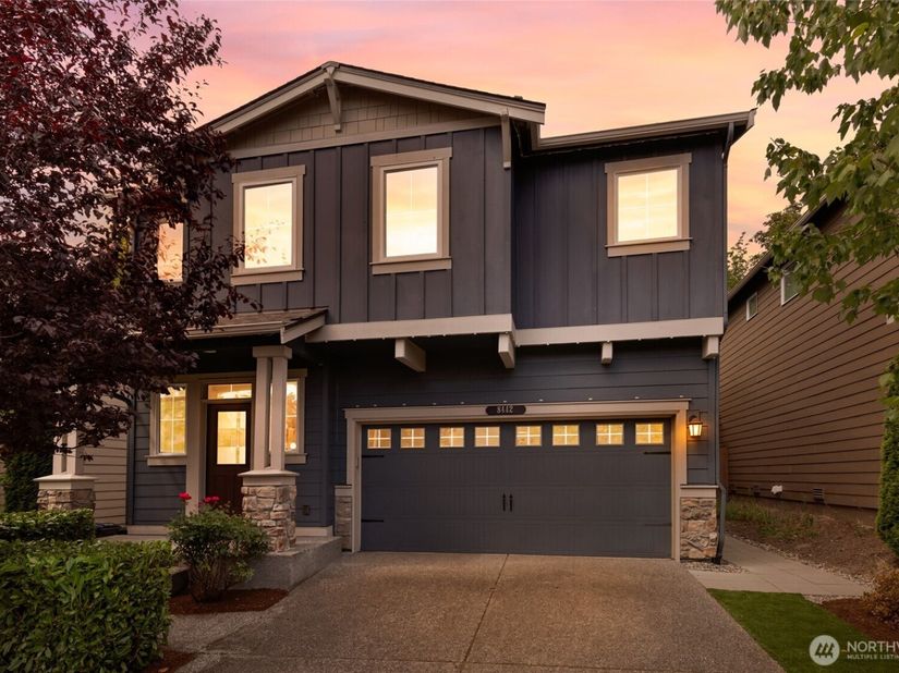 8442 NE 203rd Place, Bothell WA 98011