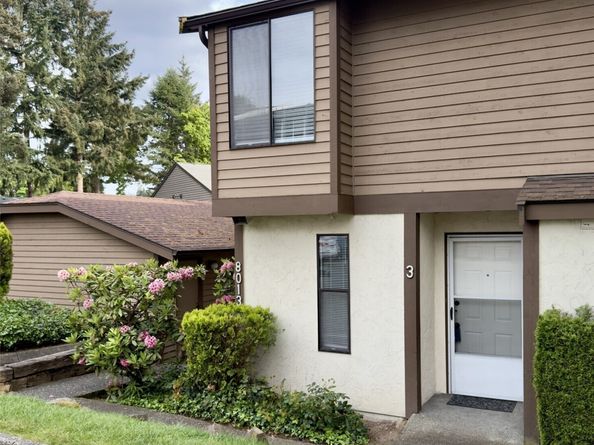 8013 NE 177th Court 403, Kenmore WA 98028